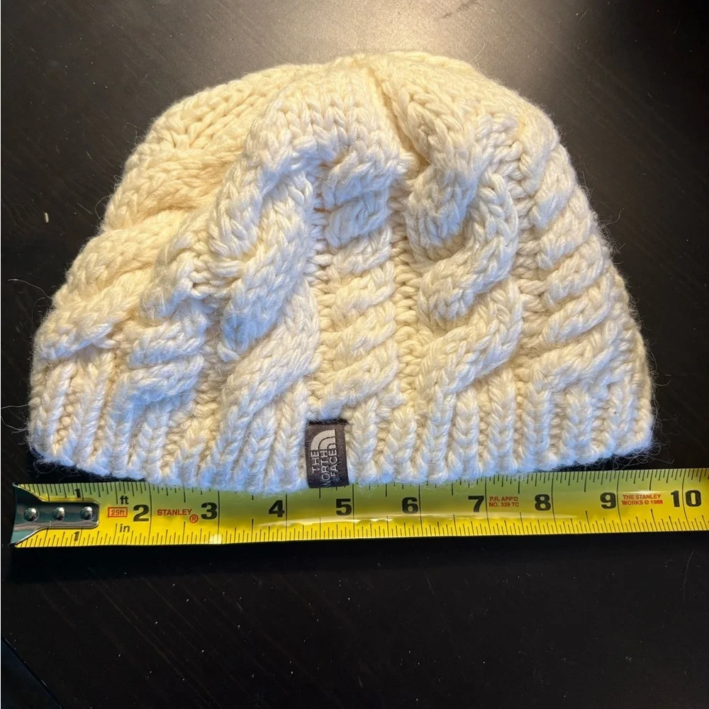 North face cable minna beanie with fleece lining